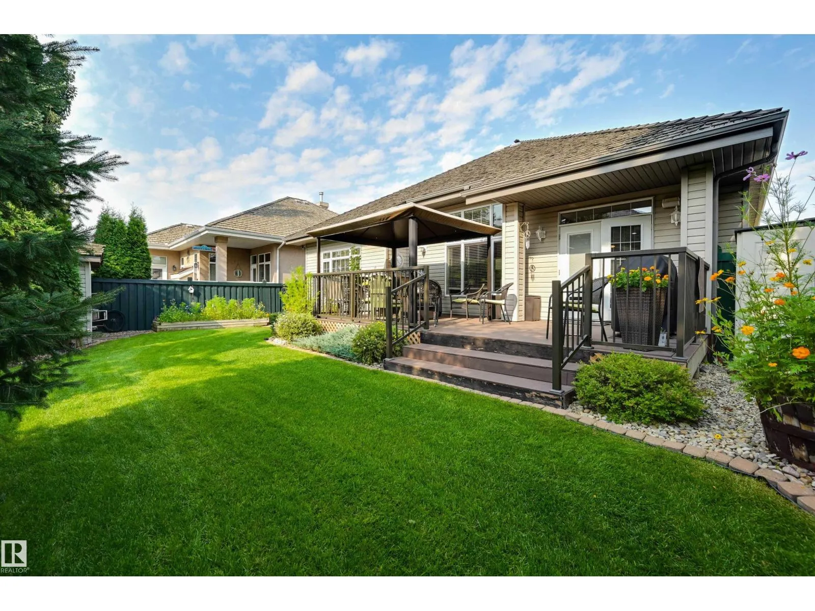 939 HALIBURTON RD NW