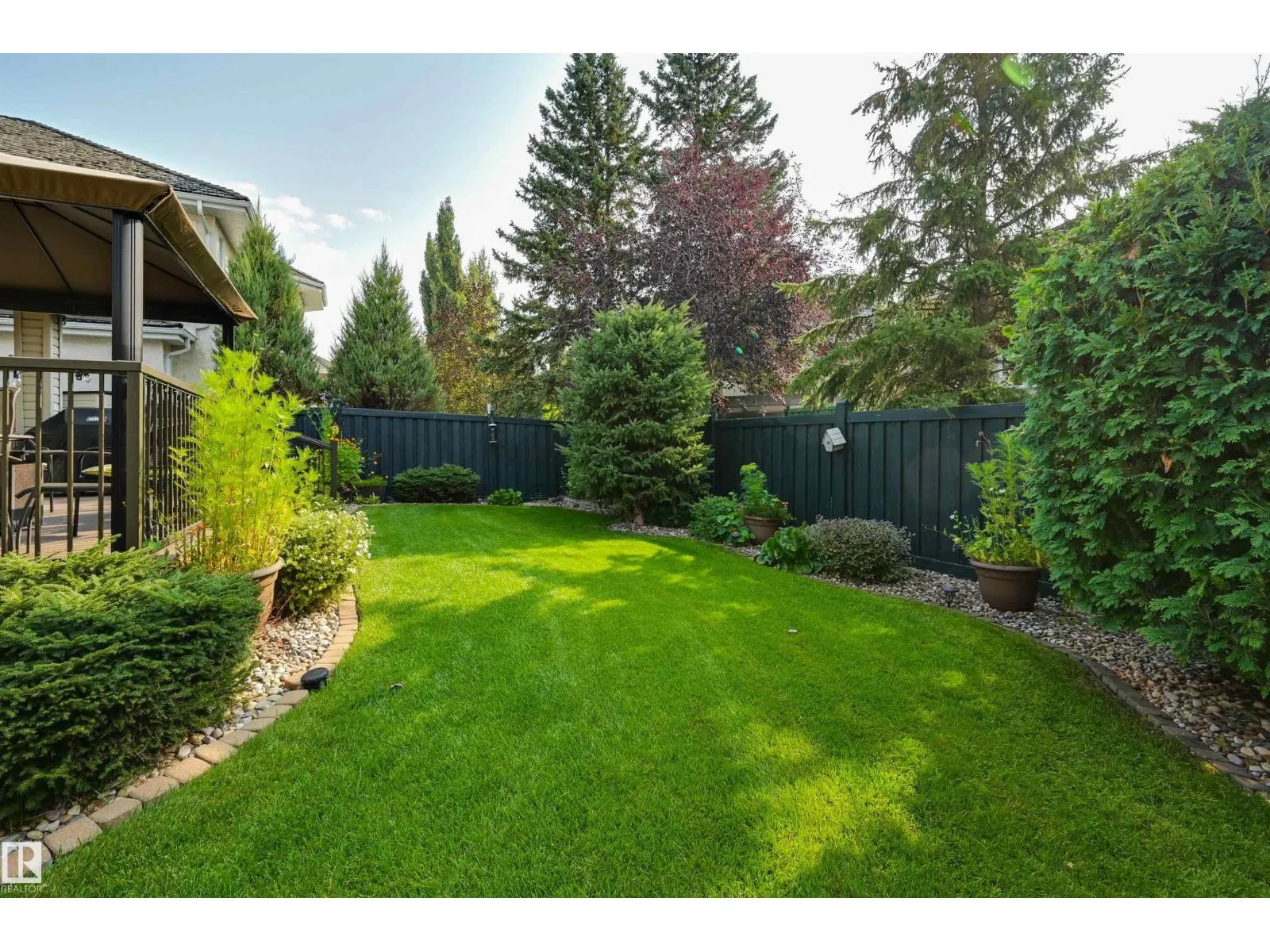 939 HALIBURTON RD NW