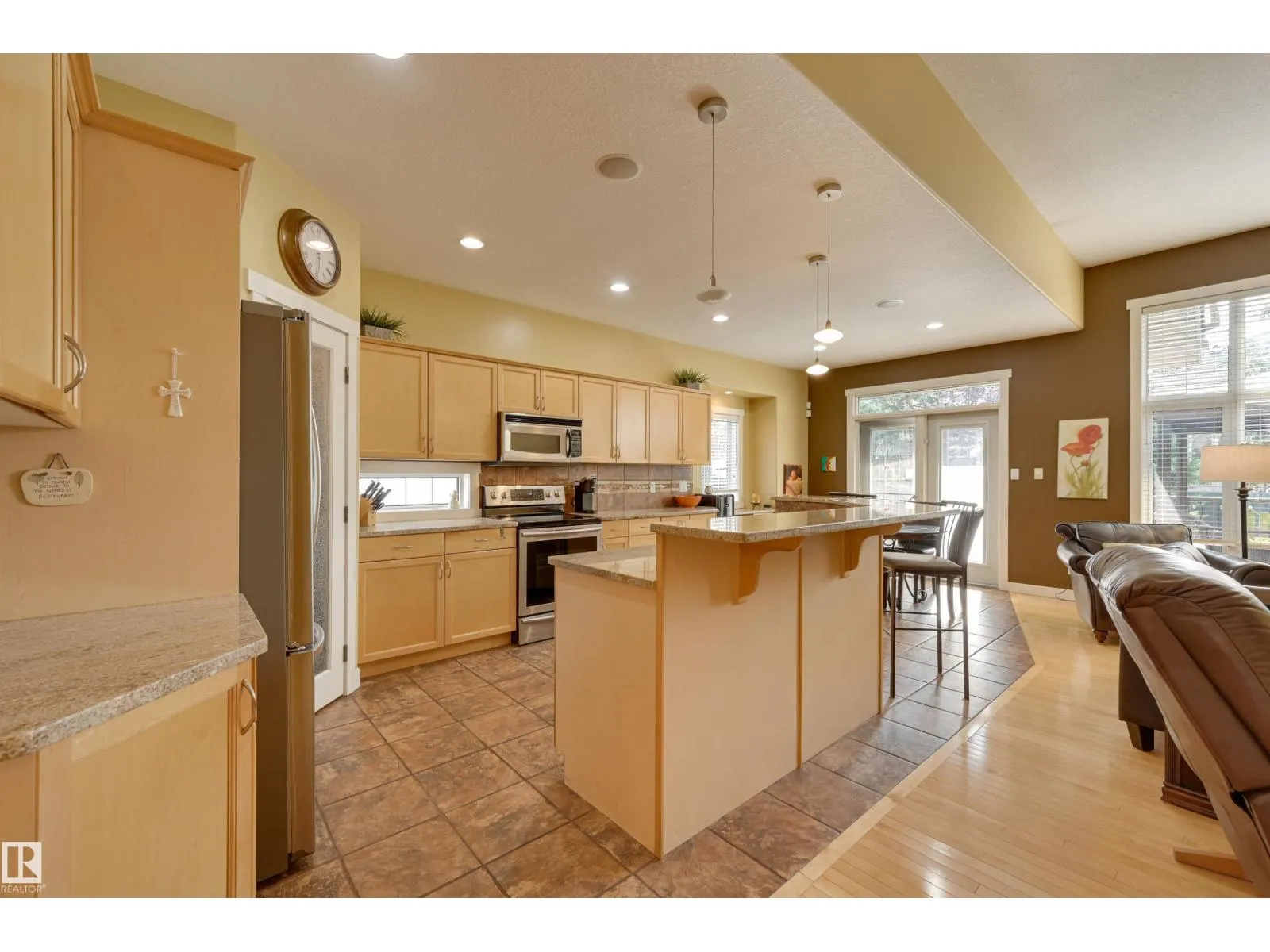 939 HALIBURTON RD NW