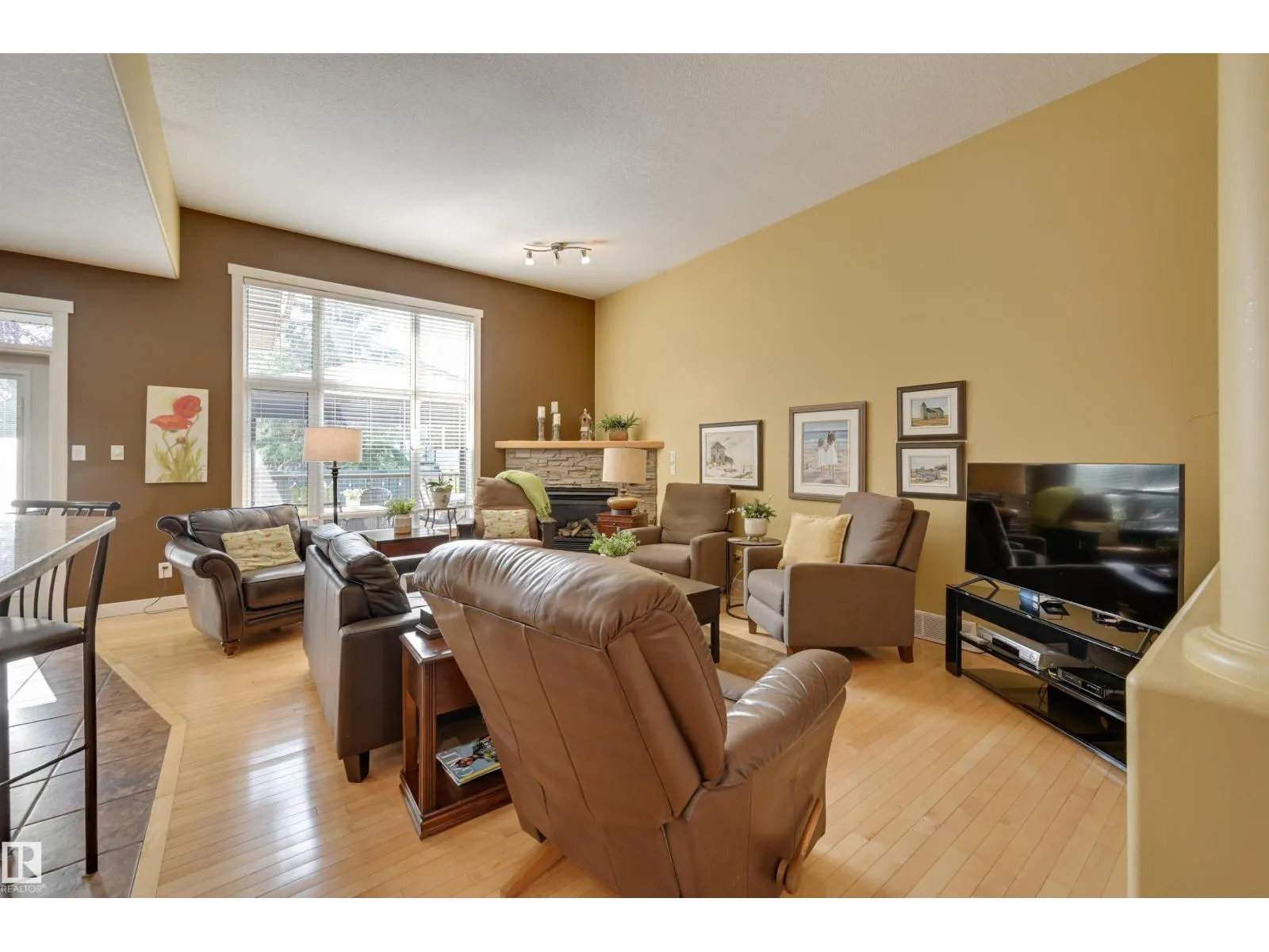 939 HALIBURTON RD NW