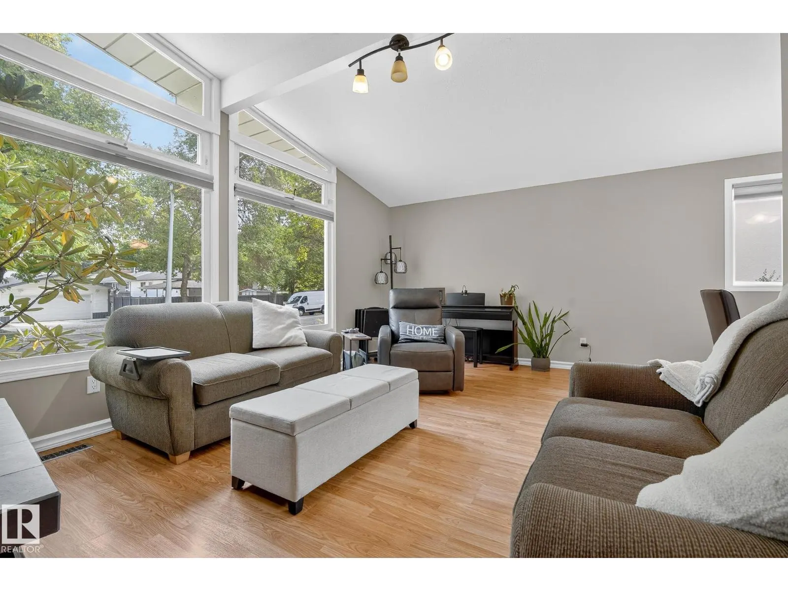 4 FINCH CR