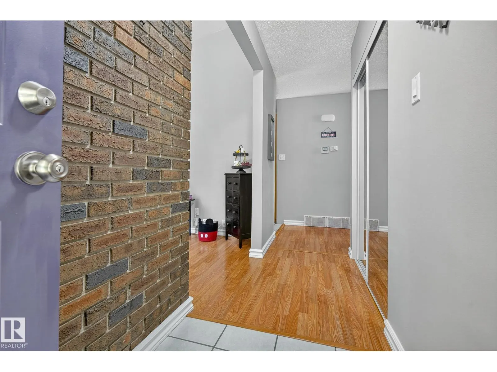 4 FINCH CR