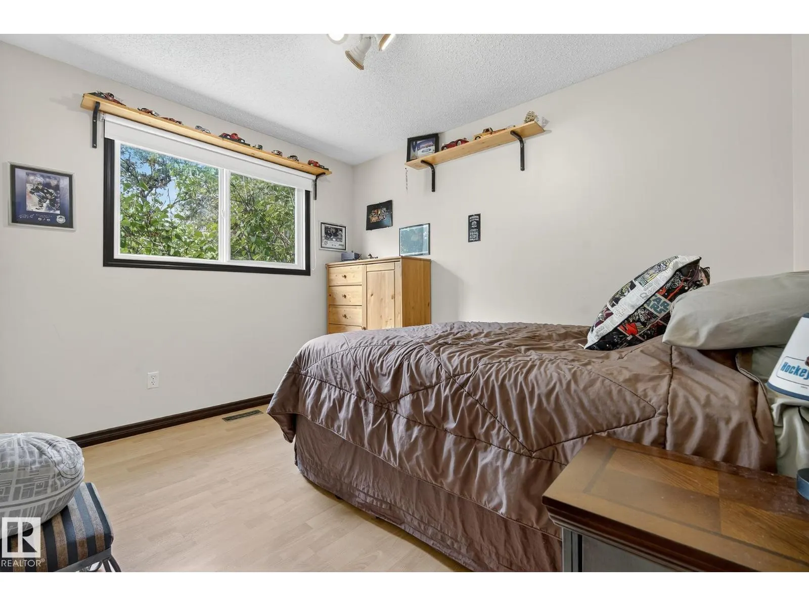 4 FINCH CR