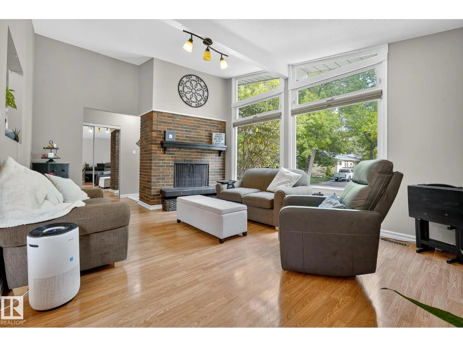 4 FINCH CR