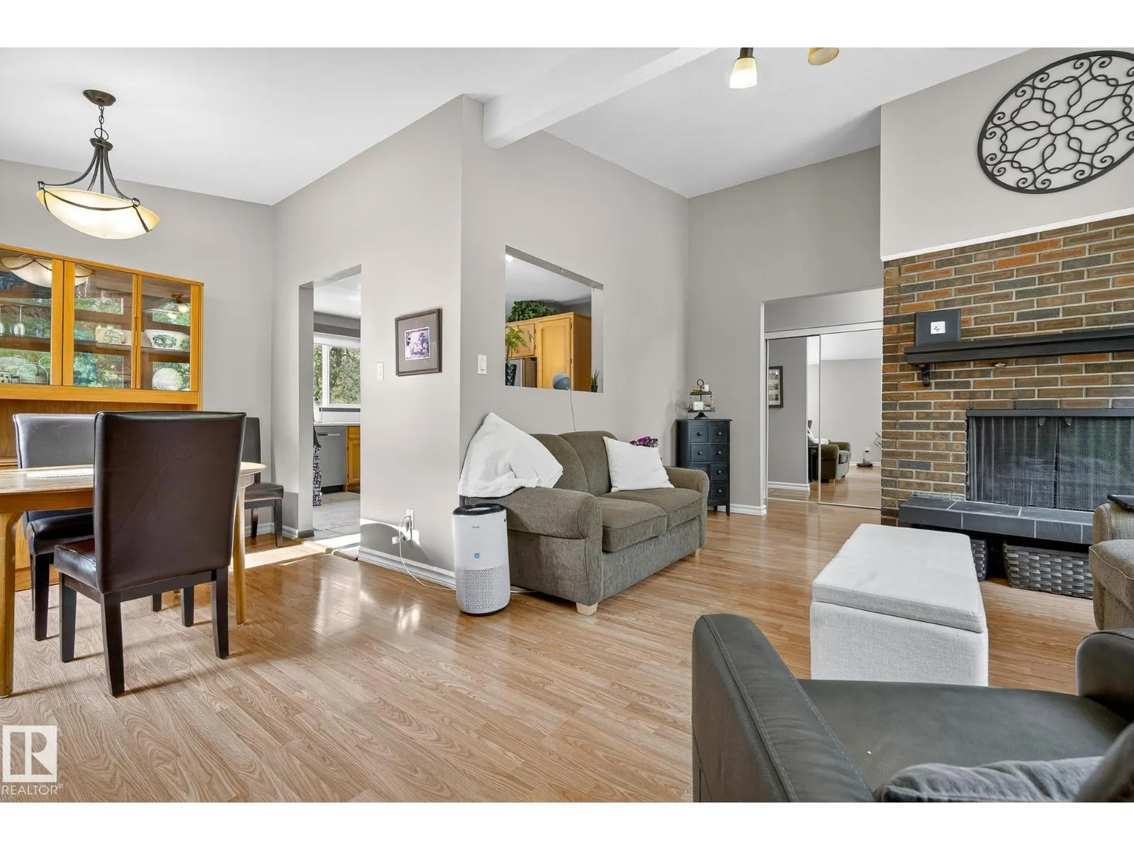 4 FINCH CR
