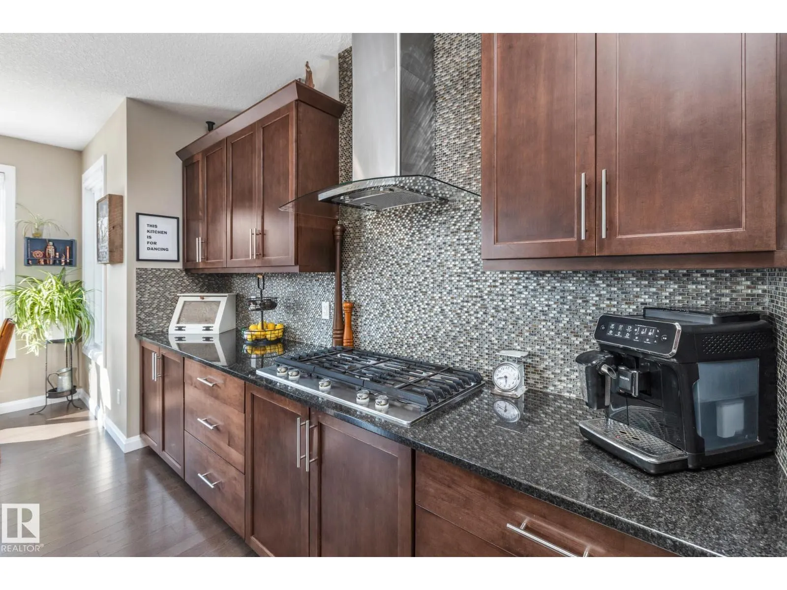 100 SHEPPARD WY