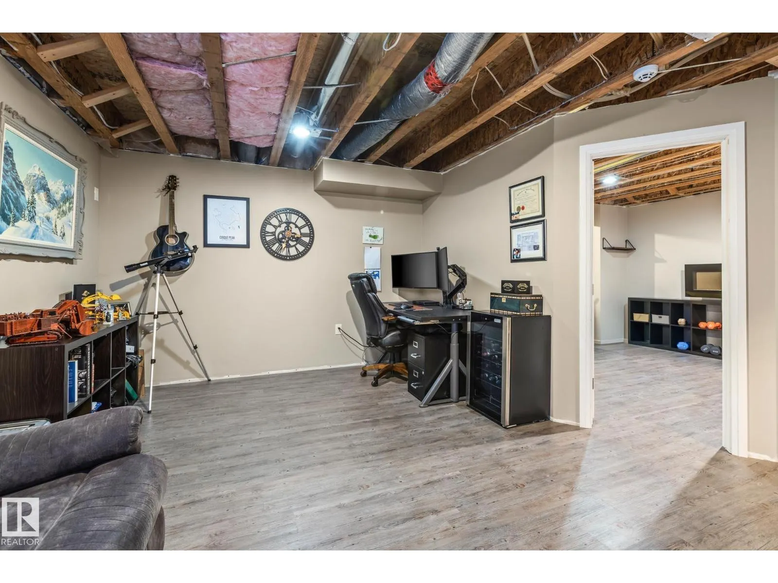 100 SHEPPARD WY