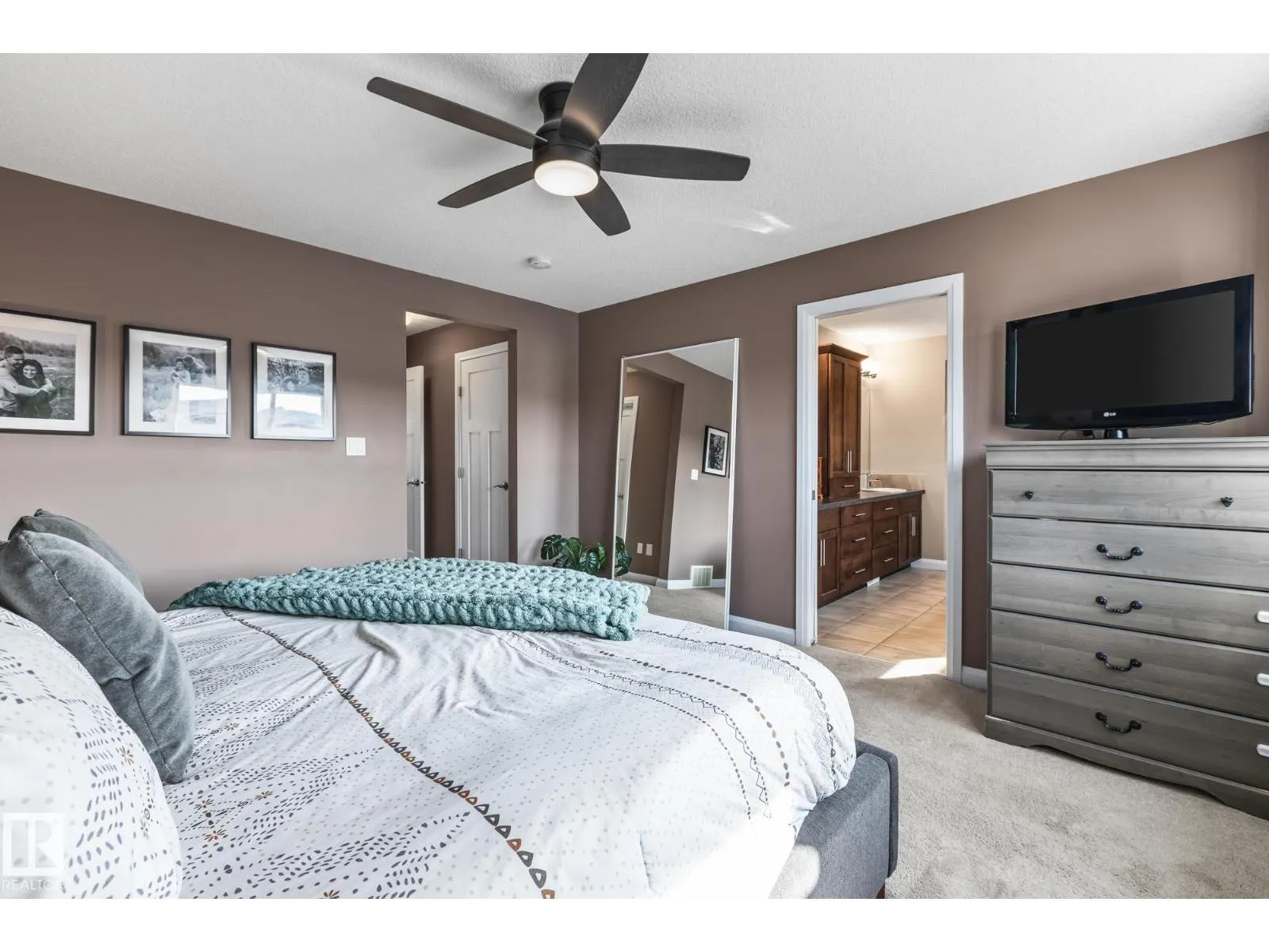 100 SHEPPARD WY