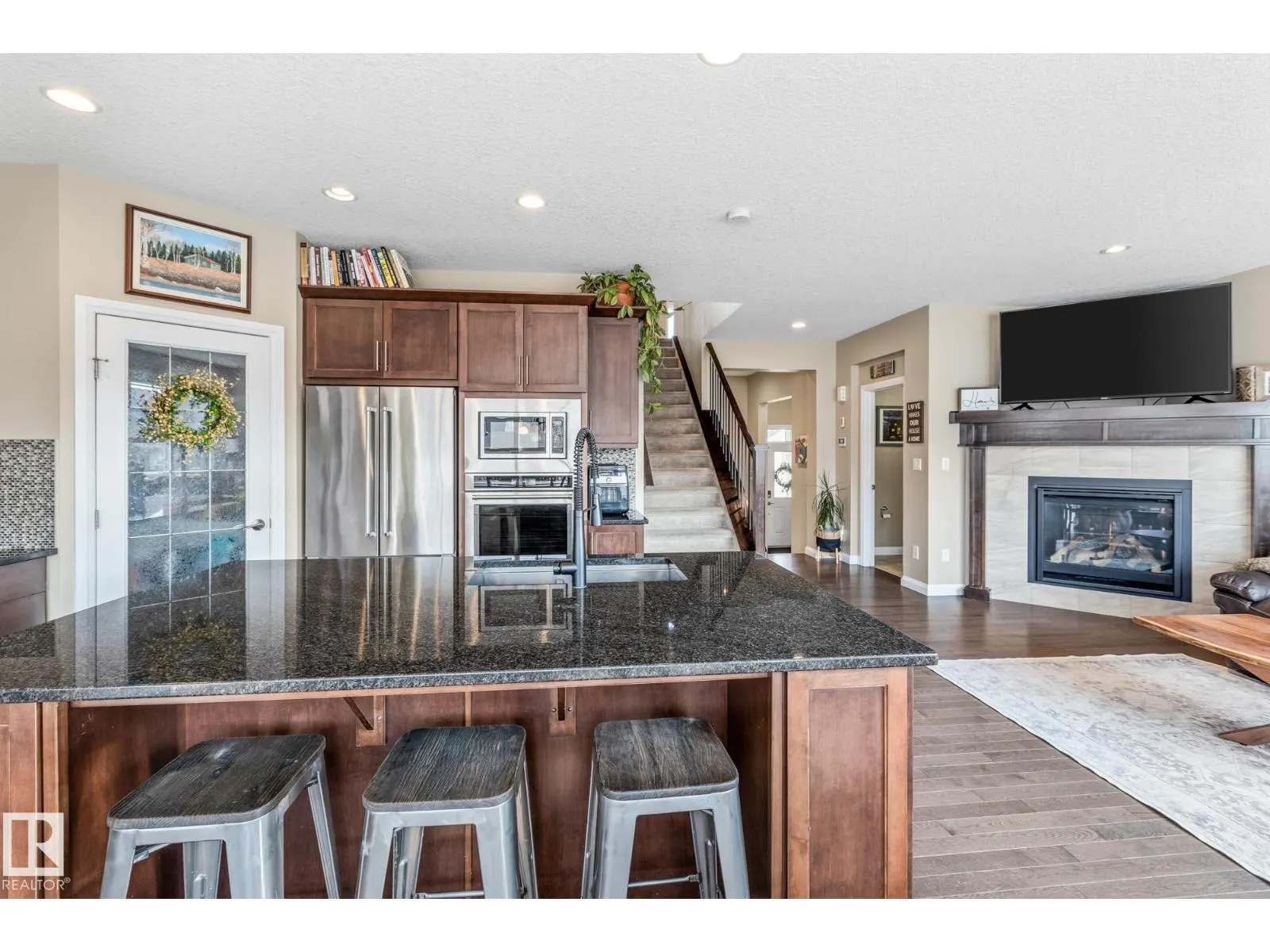 100 SHEPPARD WY
