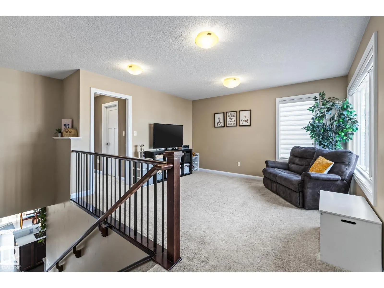 100 SHEPPARD WY