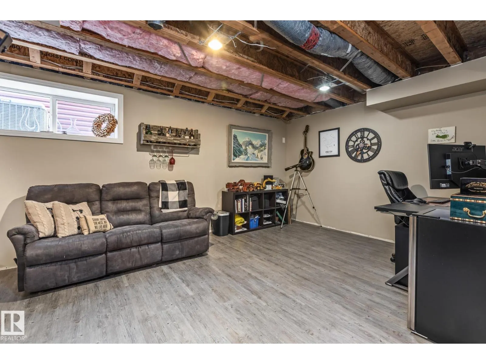 100 SHEPPARD WY