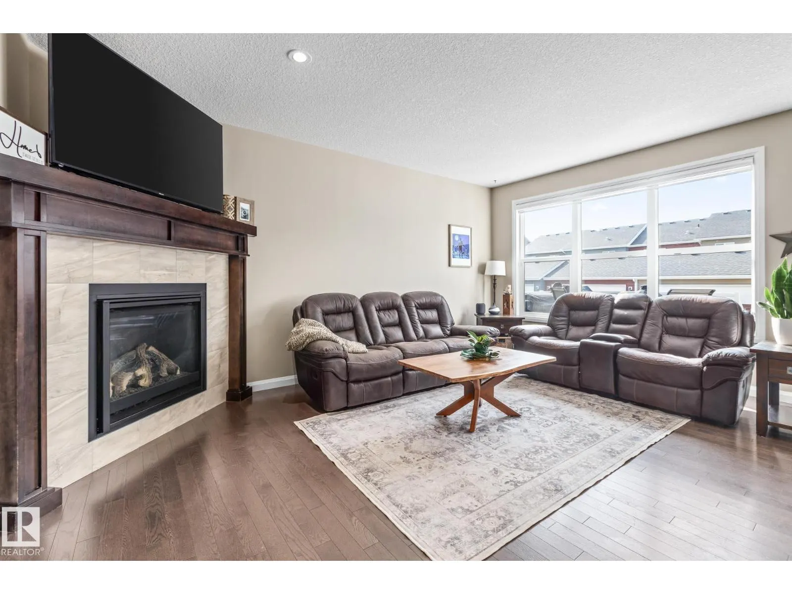 100 SHEPPARD WY