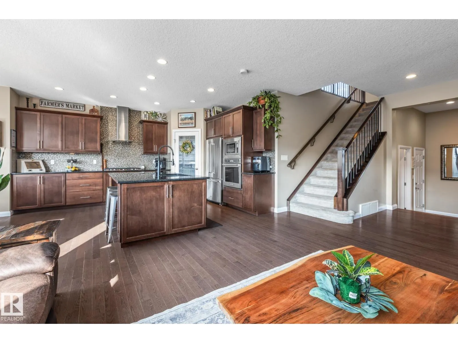 100 SHEPPARD WY