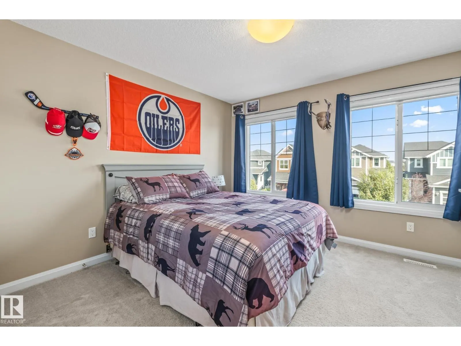 100 SHEPPARD WY