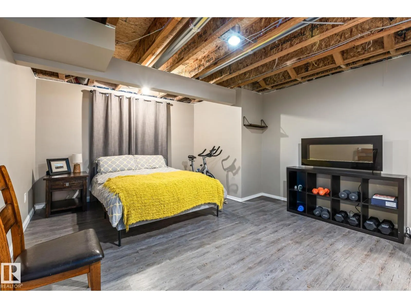 100 SHEPPARD WY