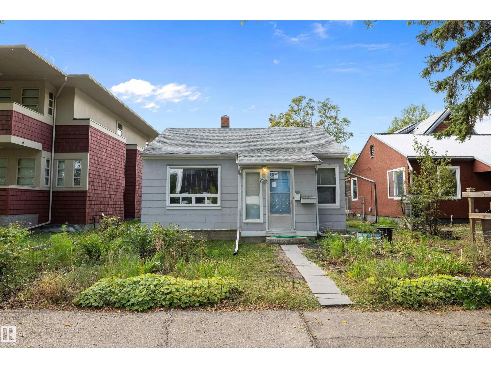 9753 79 AV NW