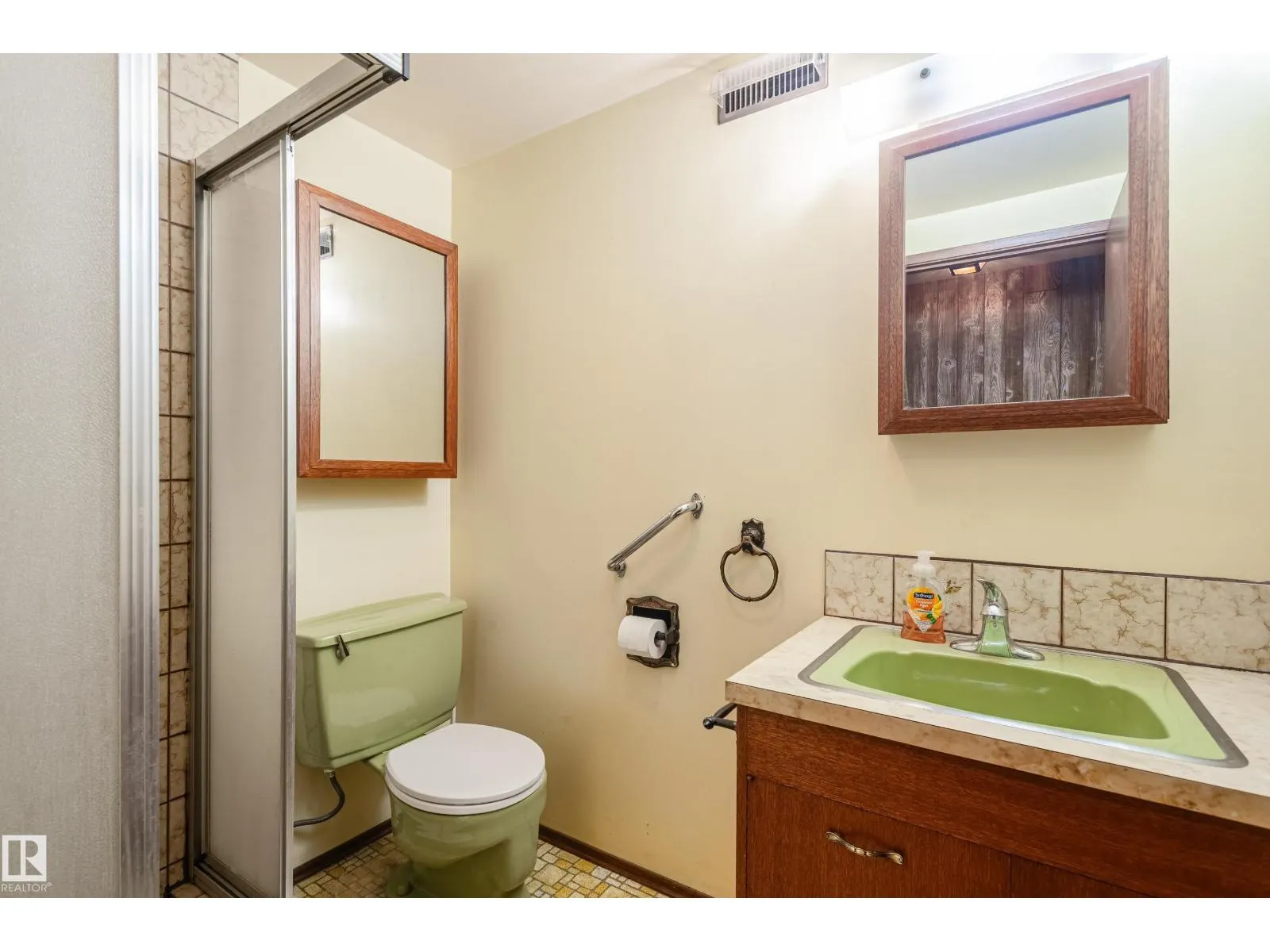 4212 122 ST NW