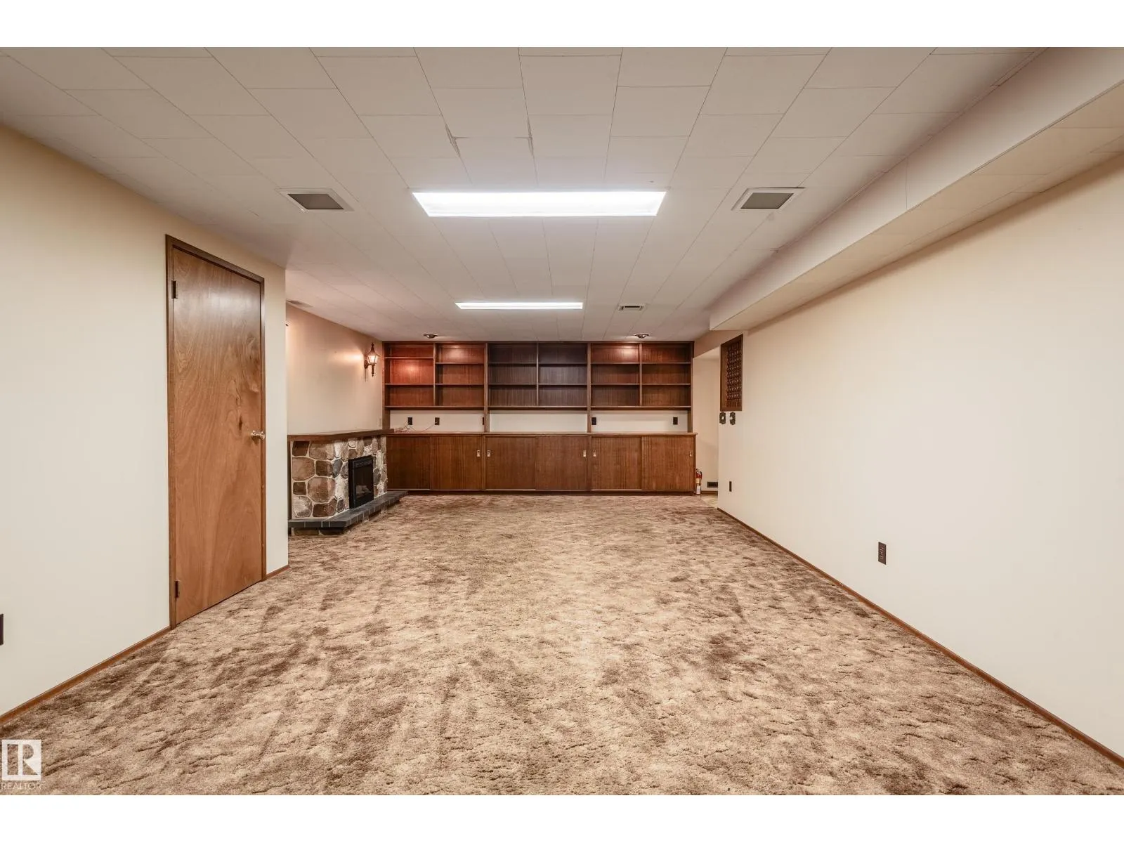 4212 122 ST NW