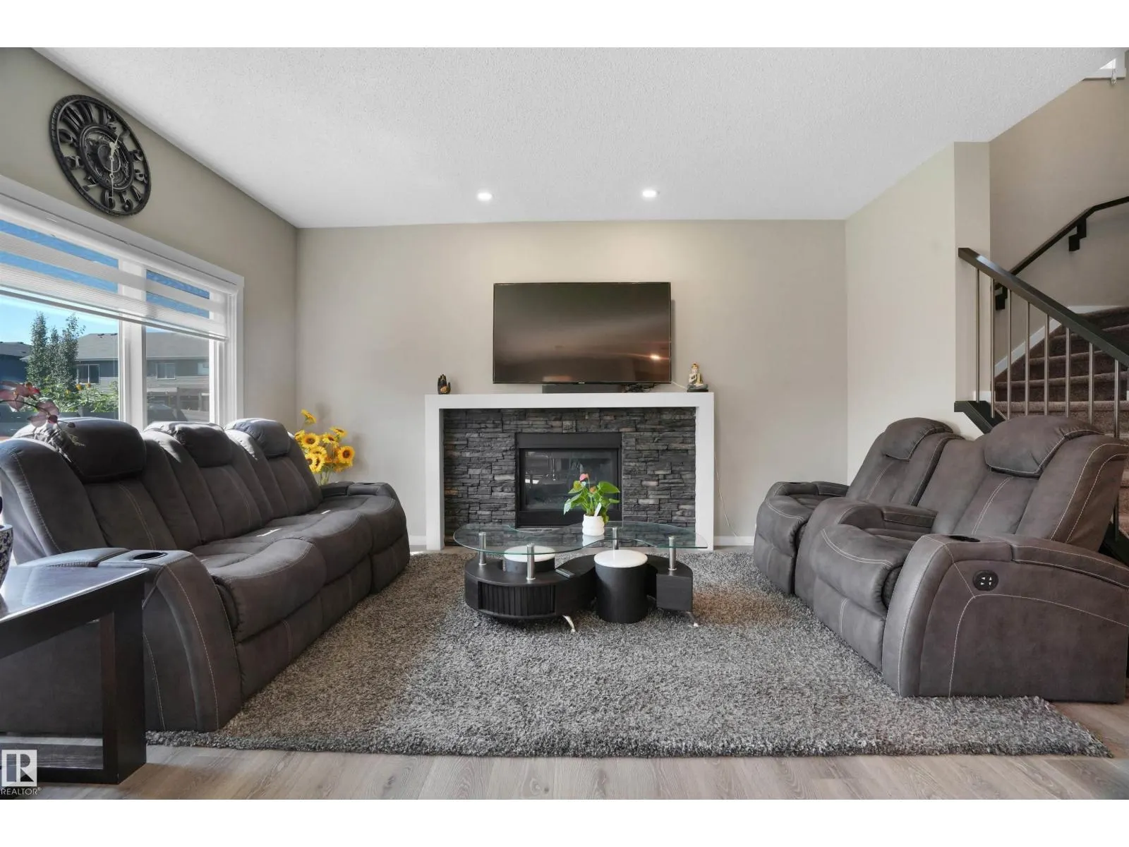 4015 6 AV SW SW