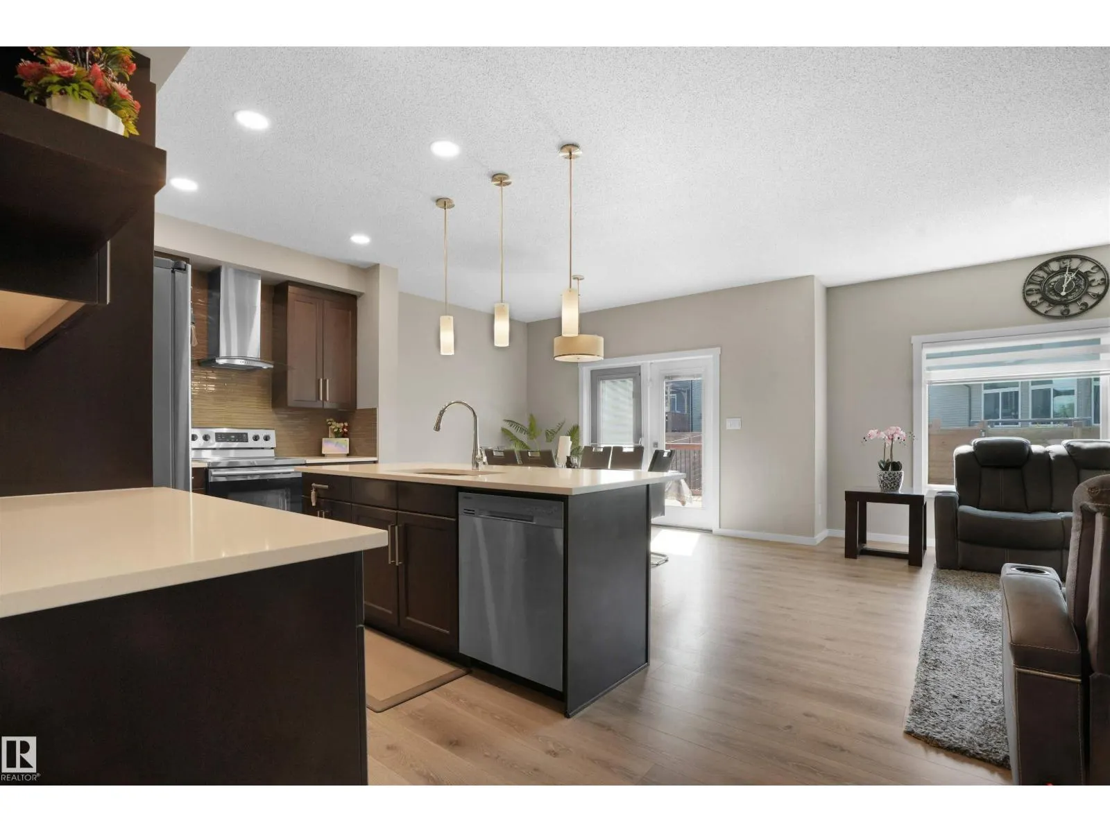 4015 6 AV SW SW