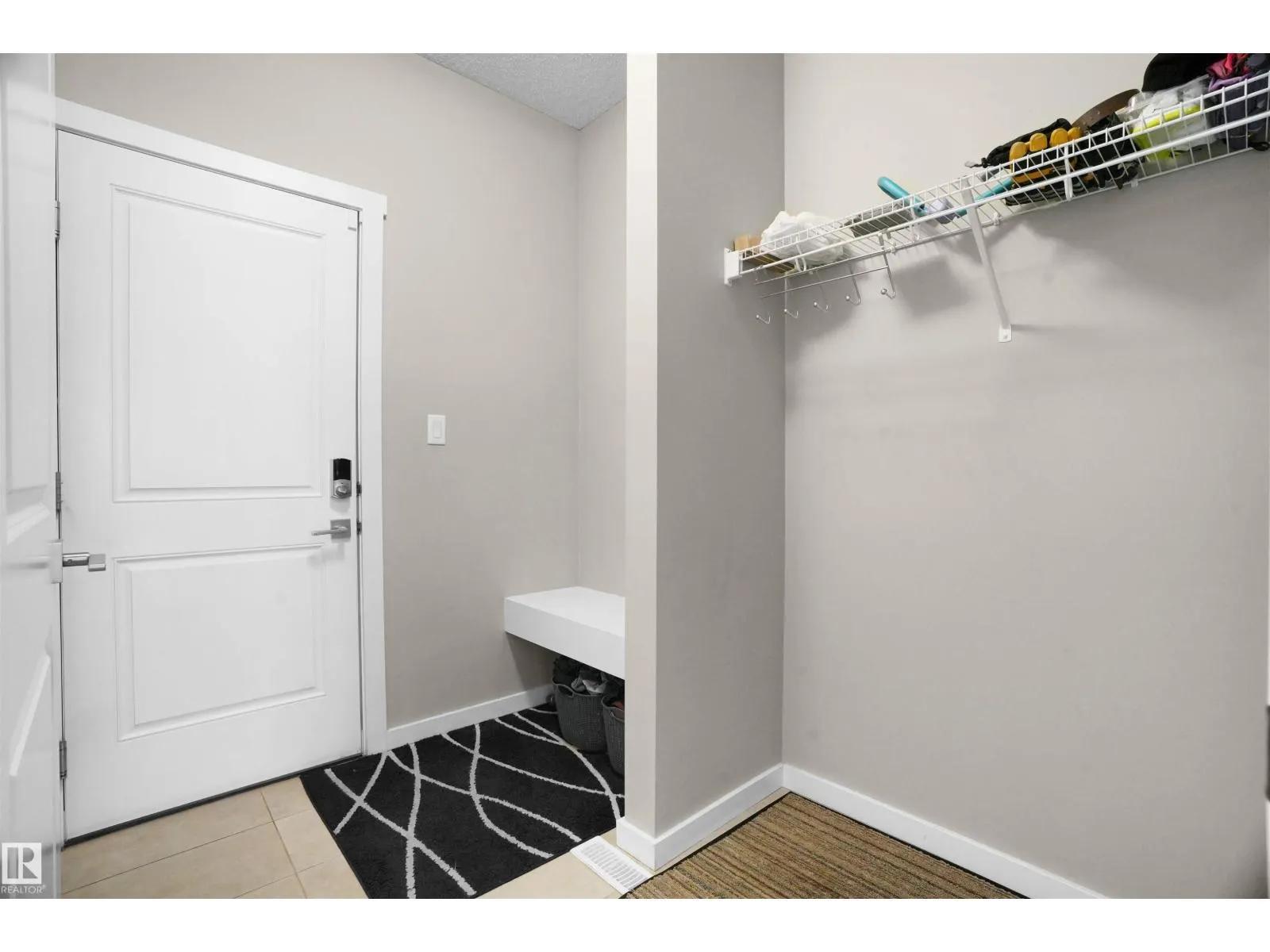 4015 6 AV SW SW