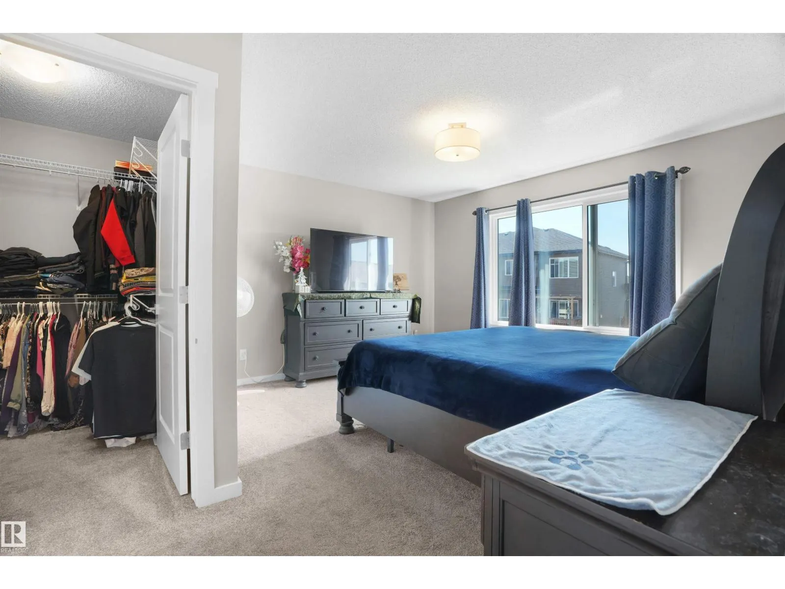 4015 6 AV SW SW