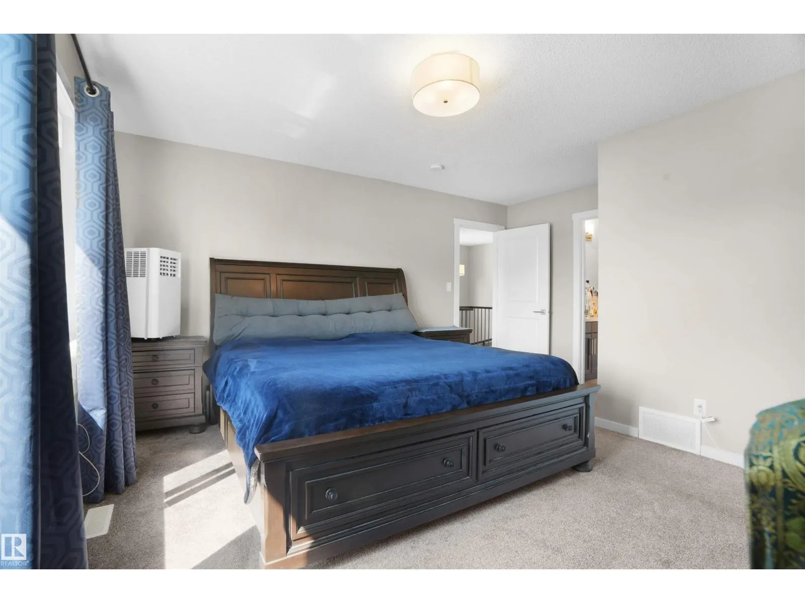 4015 6 AV SW SW