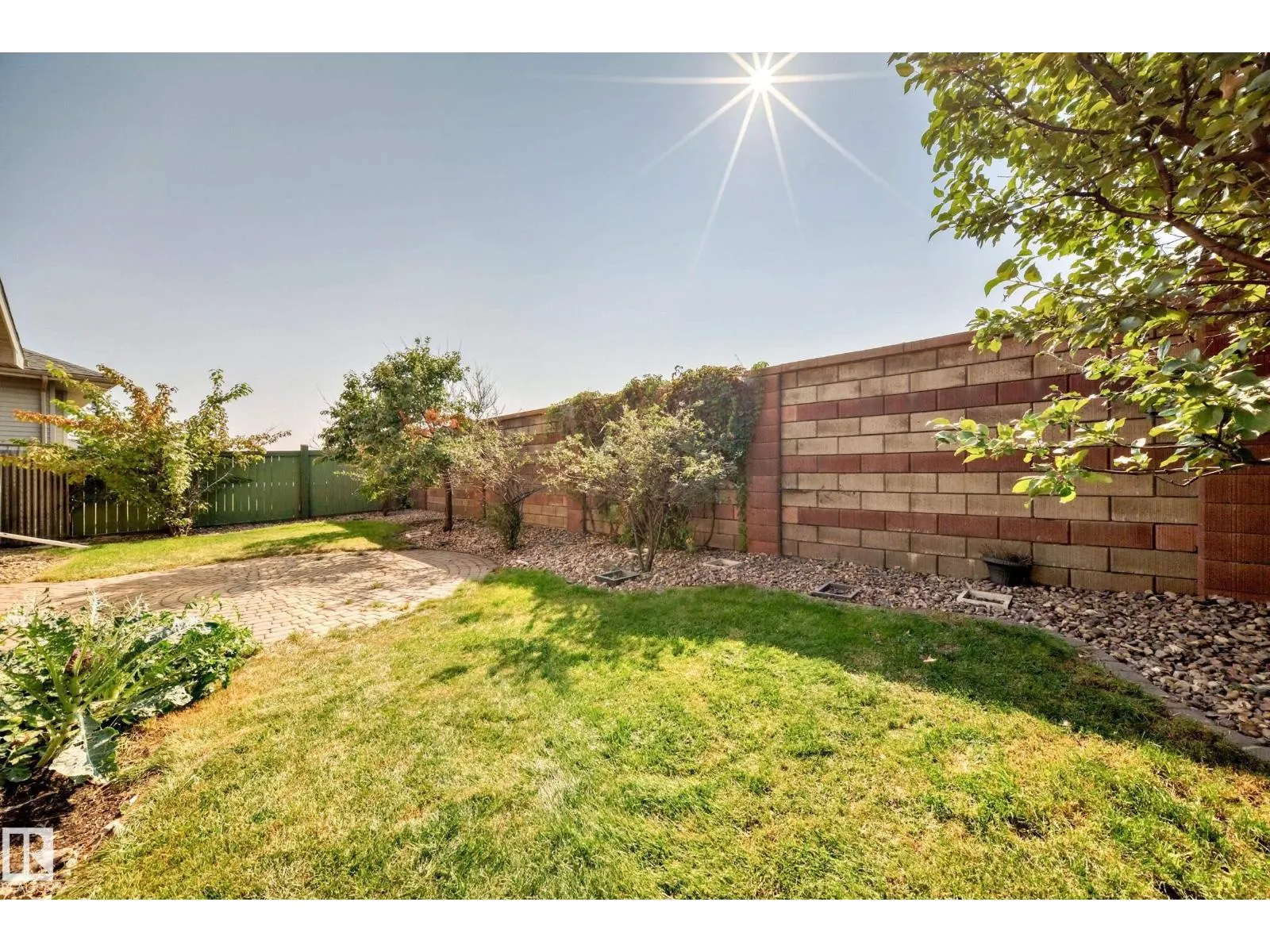 918 CHAHLEY CR NW