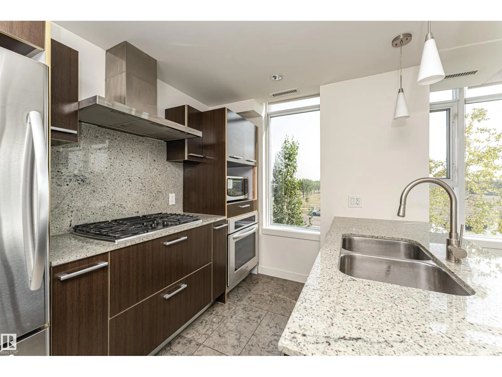 #207 2612 109 ST NW