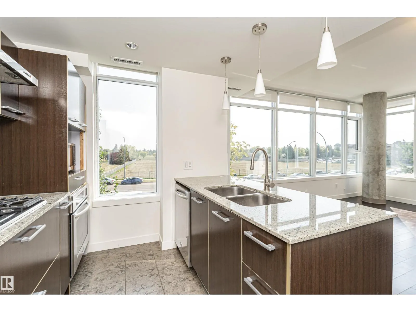 #207 2612 109 ST NW