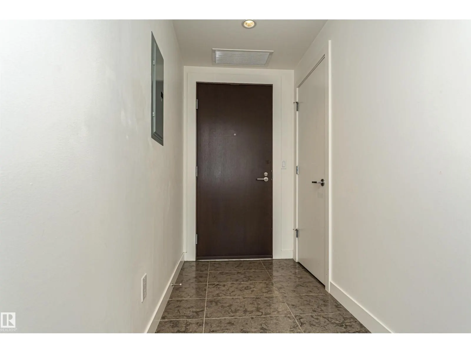 #207 2612 109 ST NW