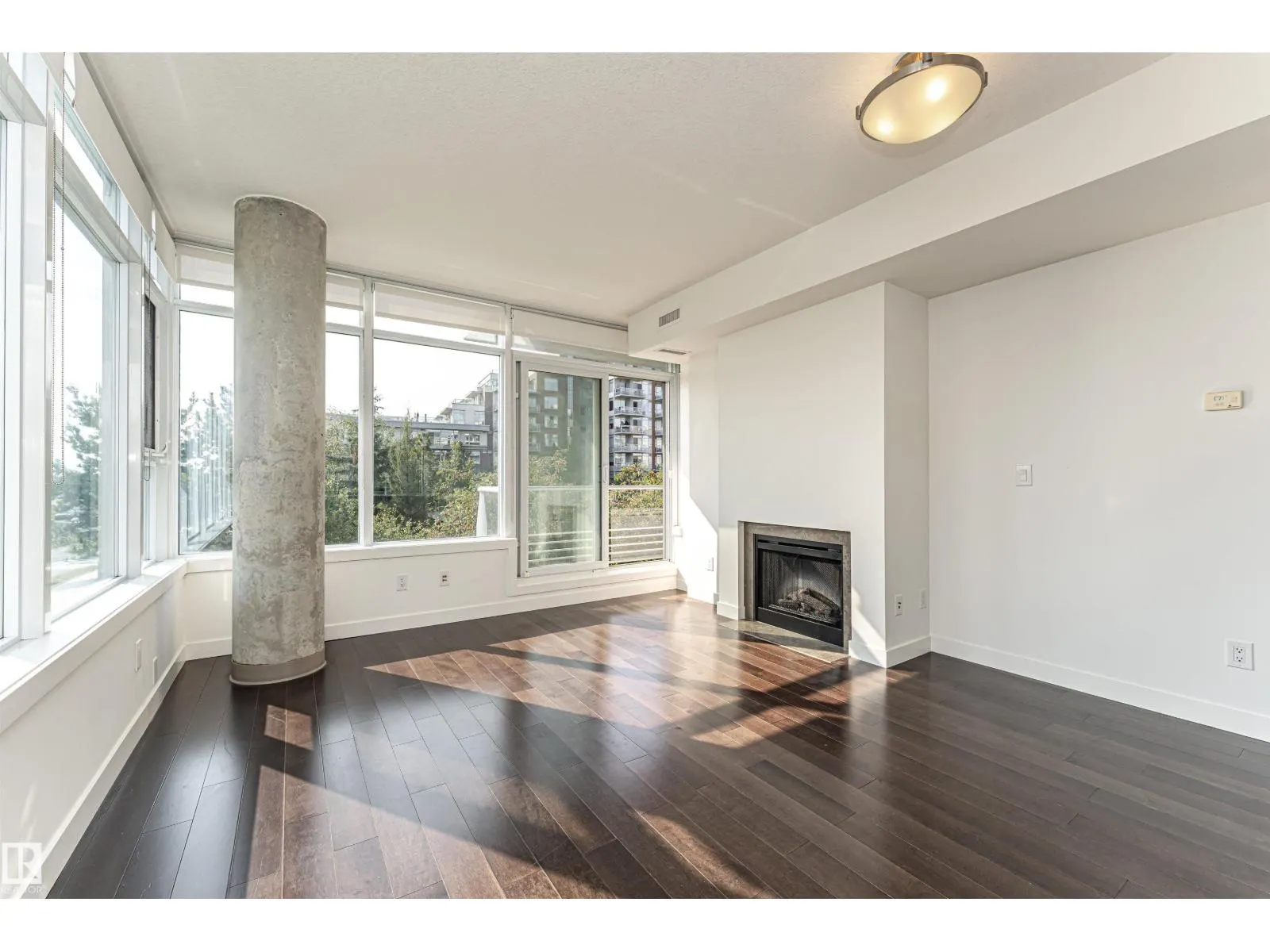 #207 2612 109 ST NW