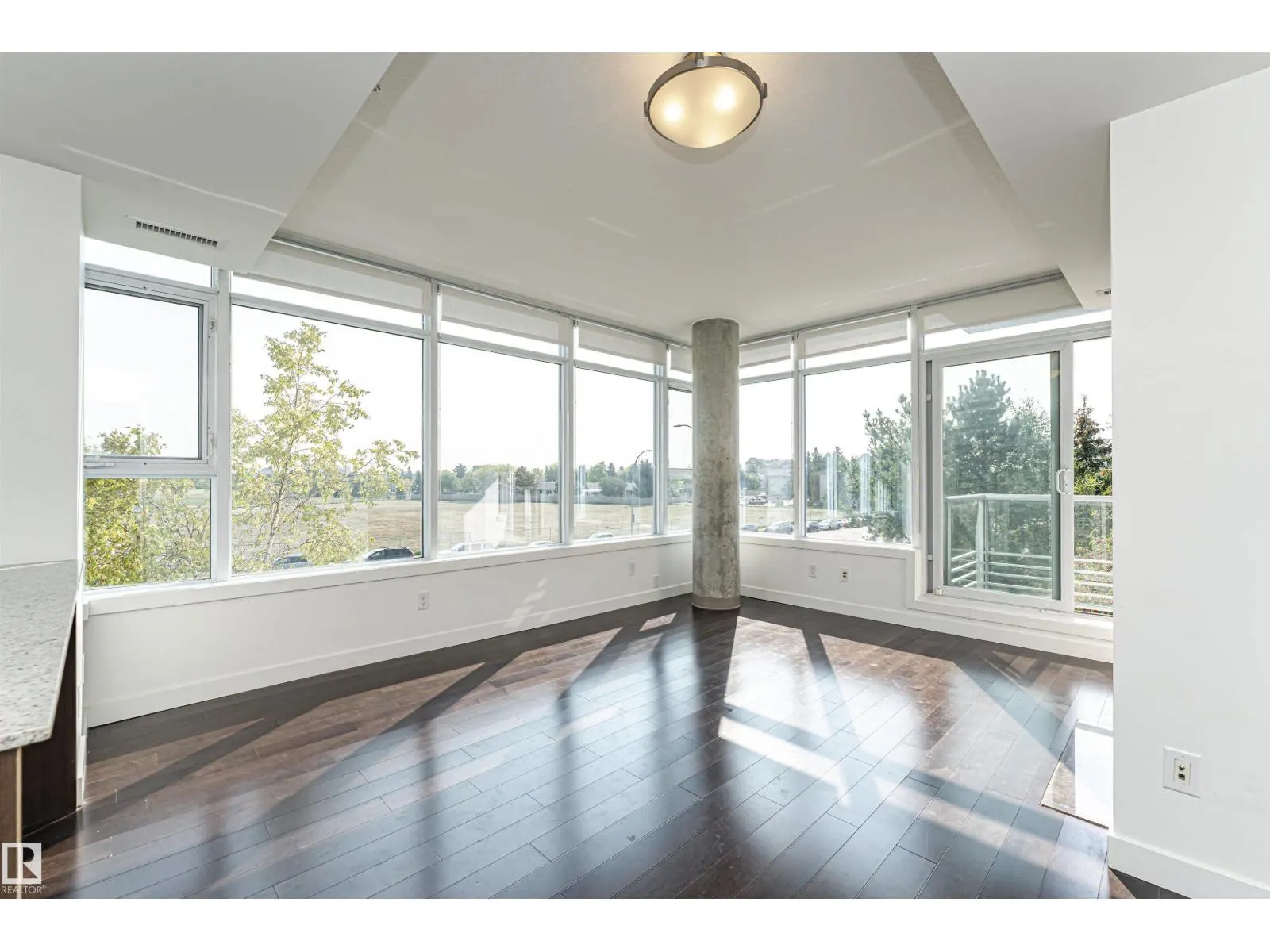 #207 2612 109 ST NW