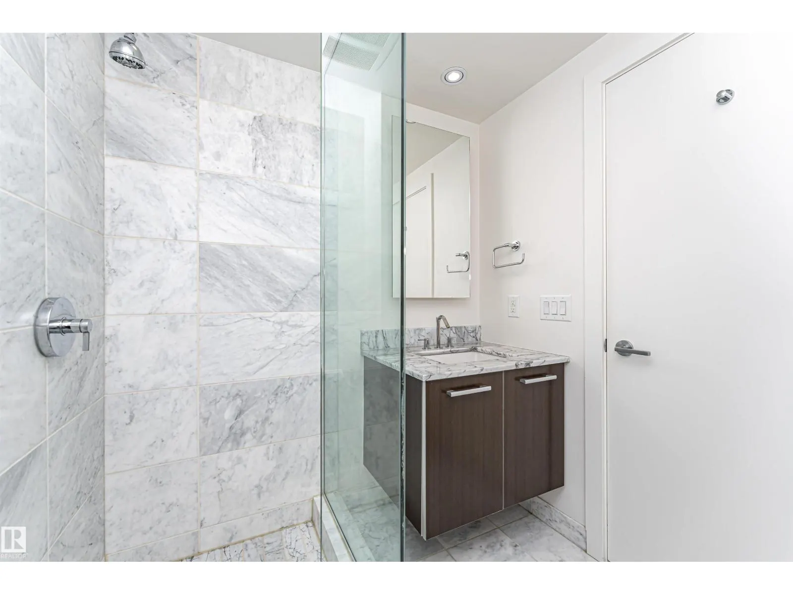 #207 2612 109 ST NW