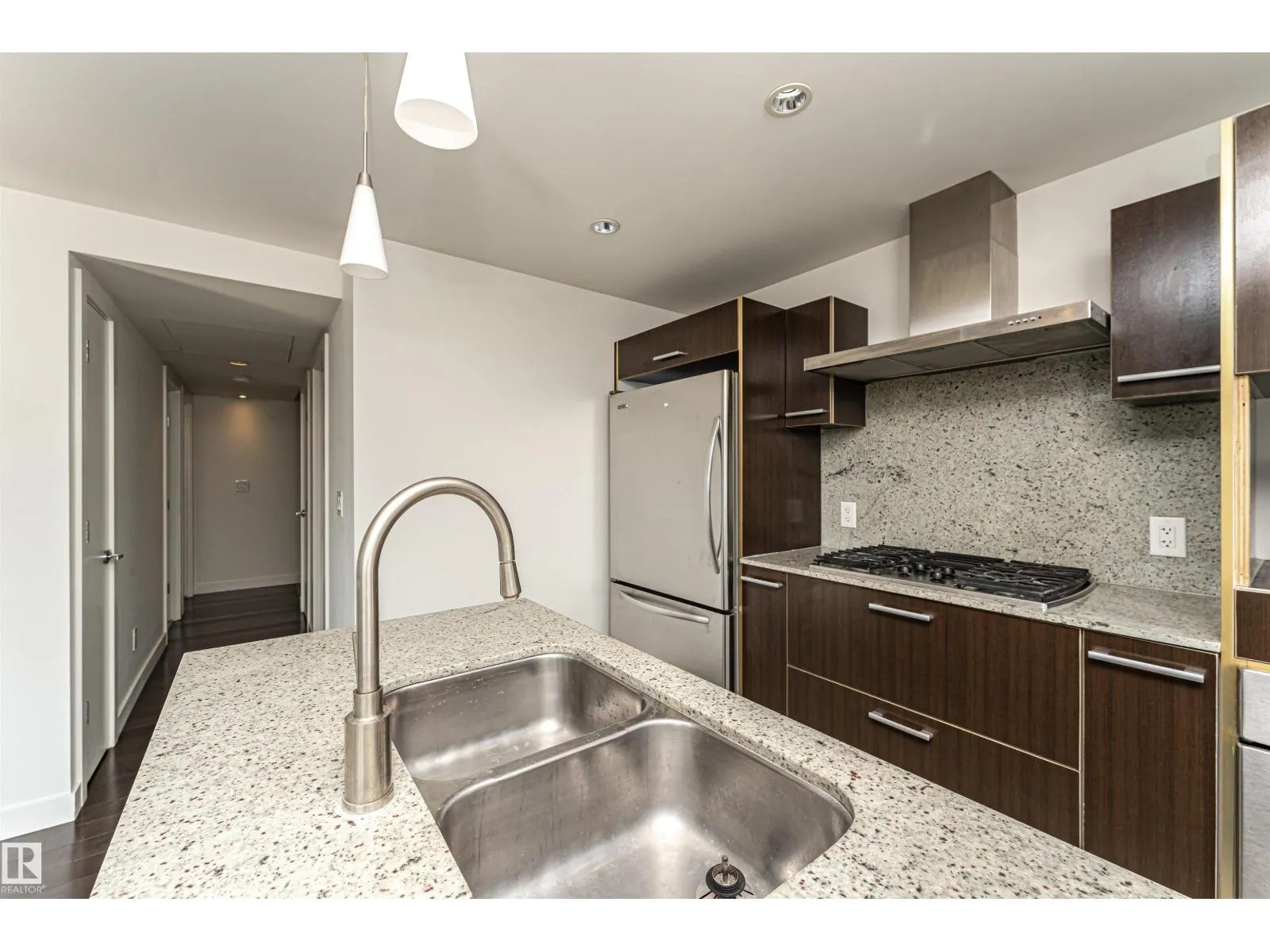 #207 2612 109 ST NW