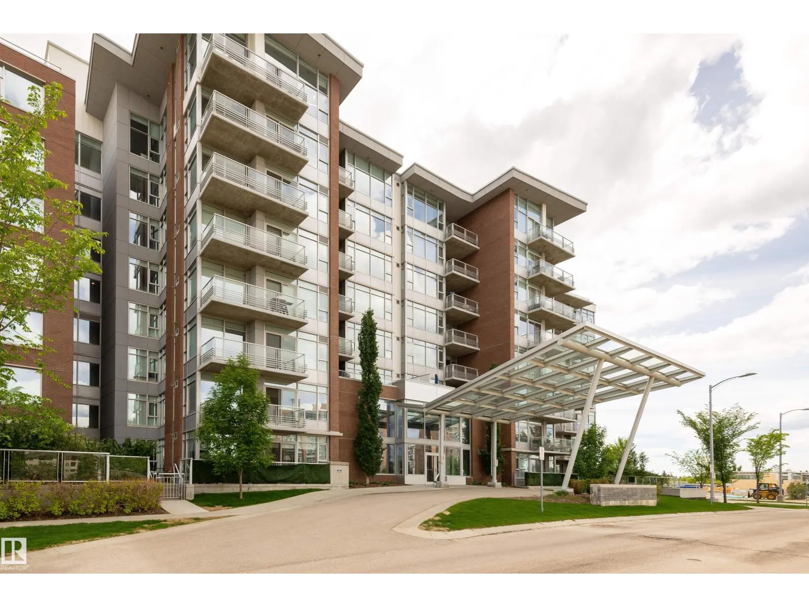 #207 2612 109 ST NW