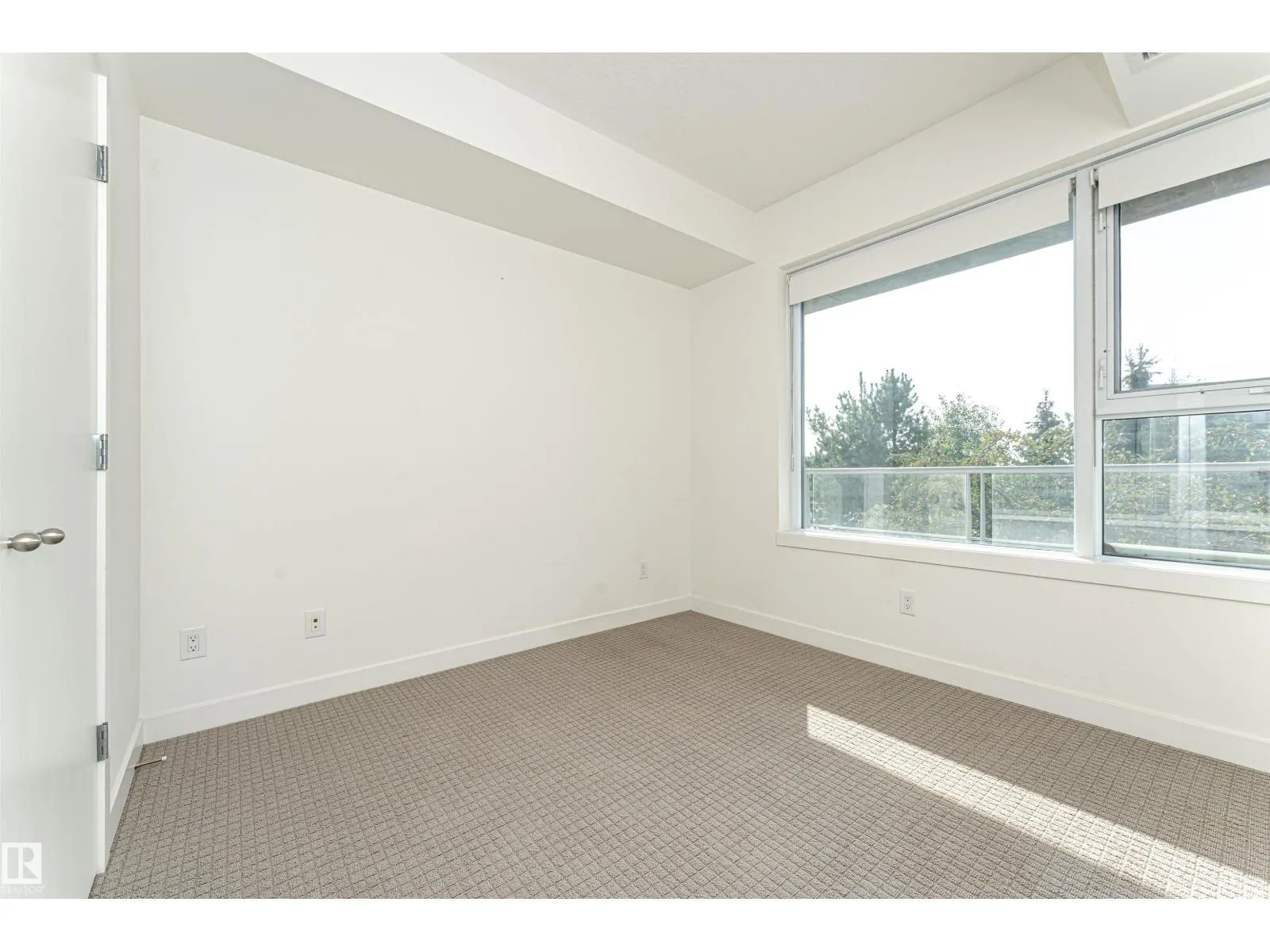 #207 2612 109 ST NW