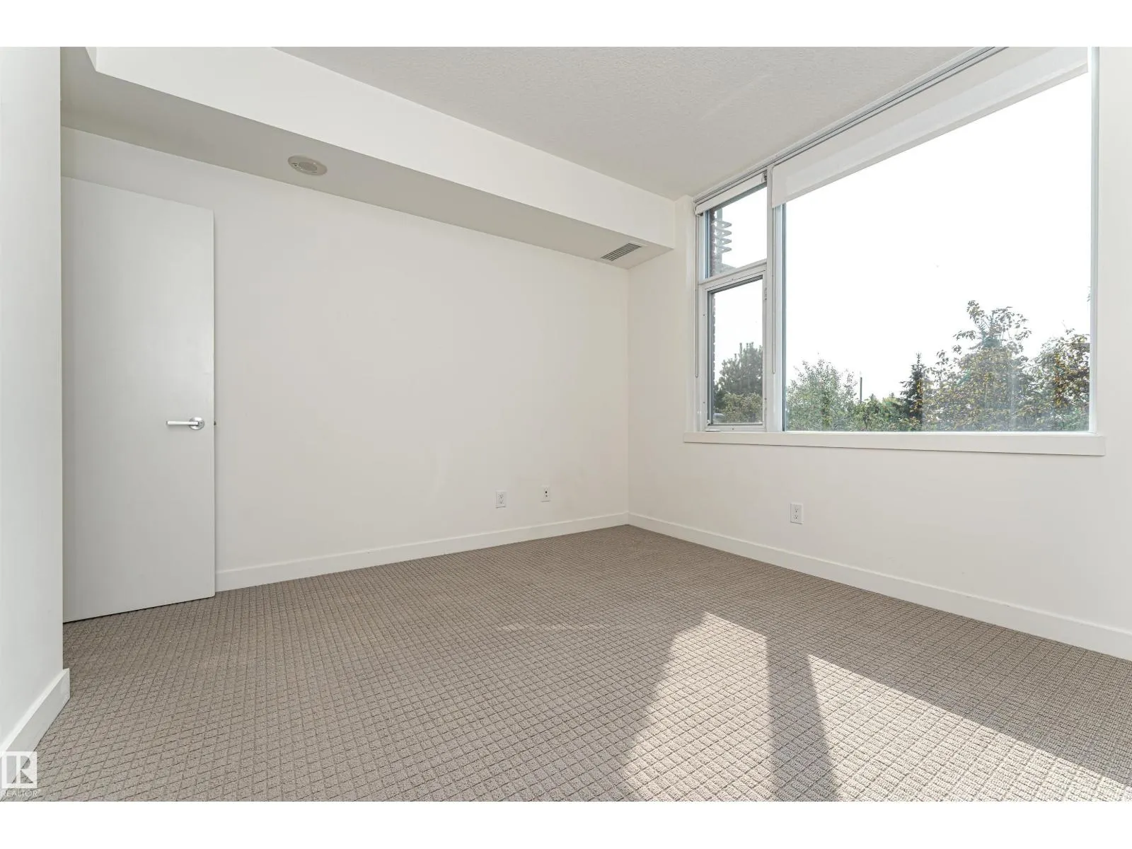 #207 2612 109 ST NW