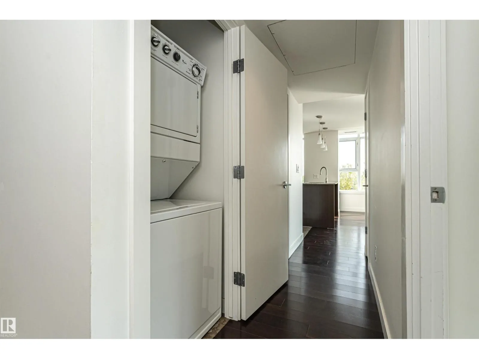 #207 2612 109 ST NW