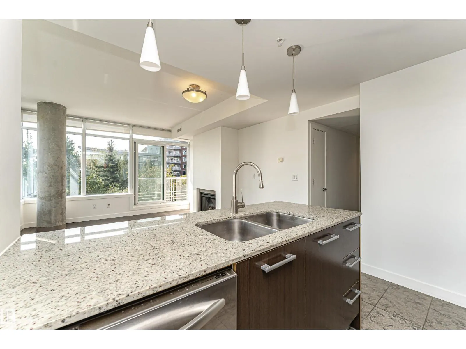 #207 2612 109 ST NW