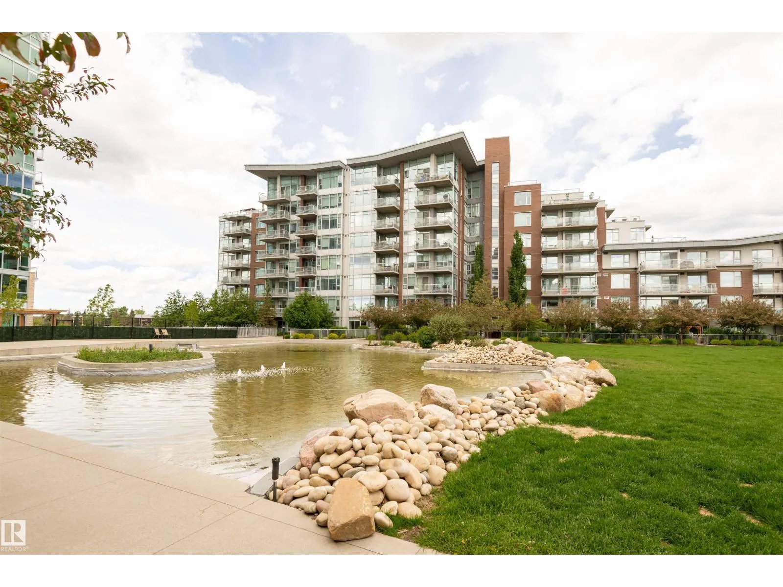 #207 2612 109 ST NW