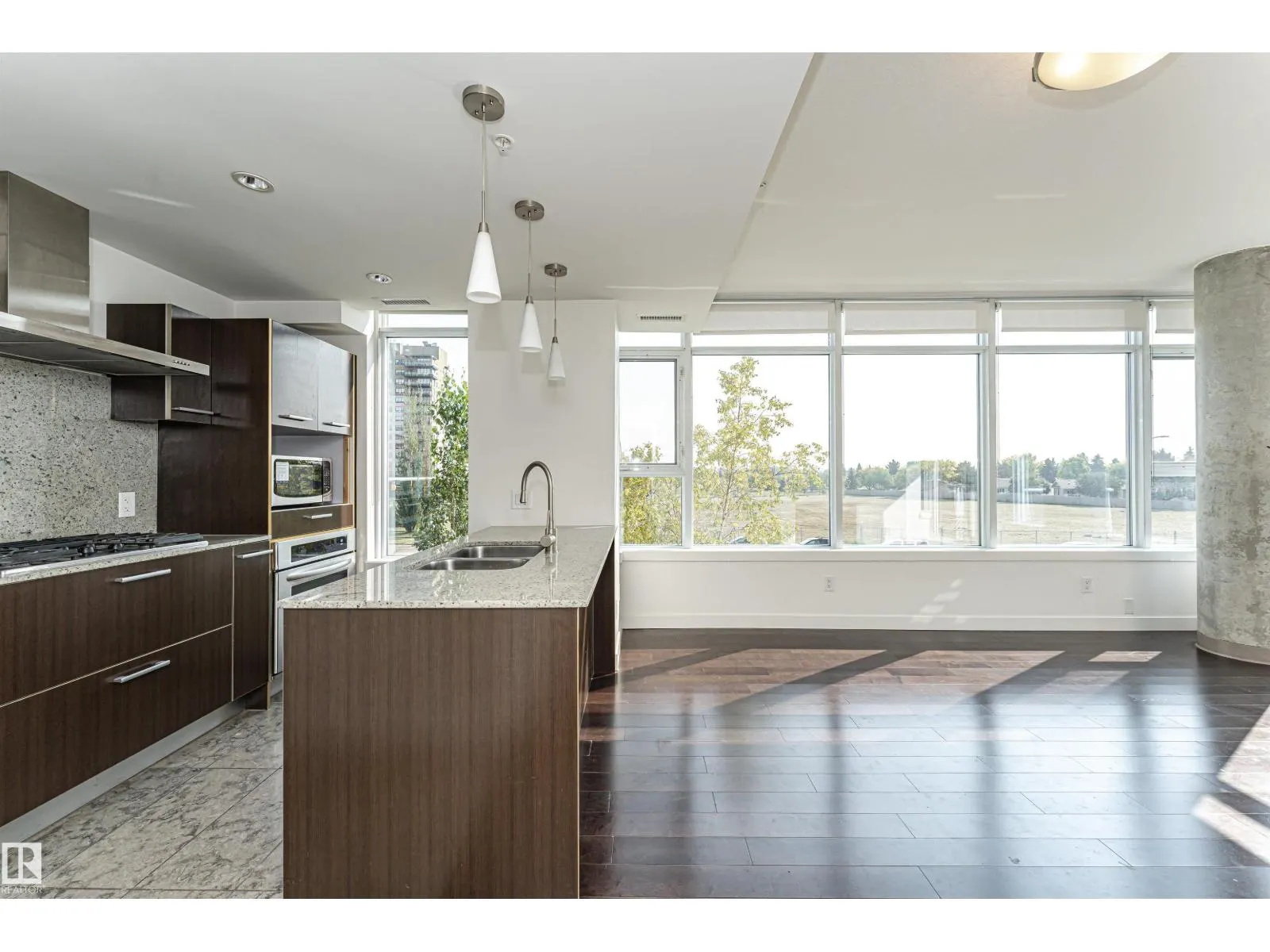 #207 2612 109 ST NW