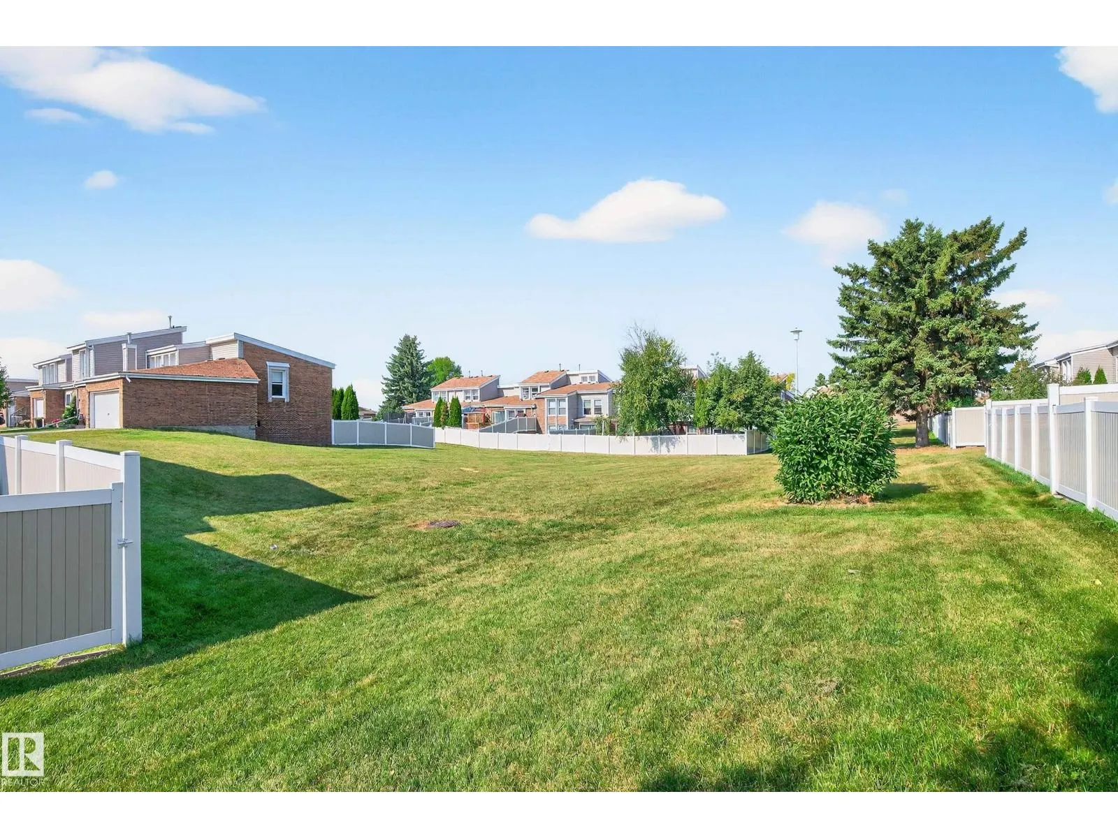 52 GRANDVIEW RG