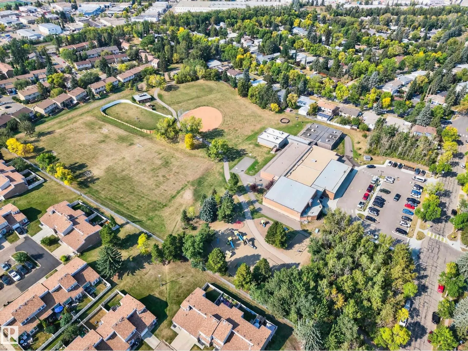 52 GRANDVIEW RG