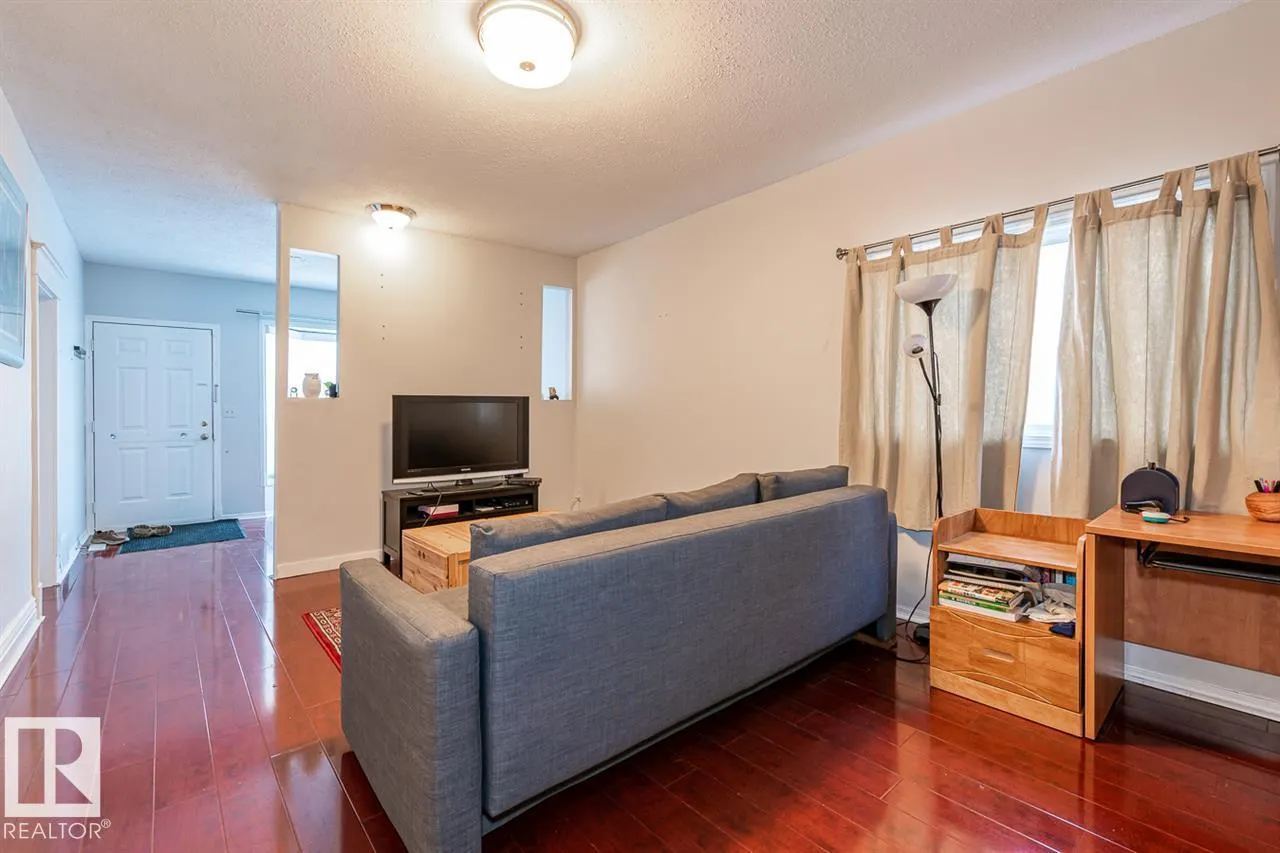 9332 106A AV NW