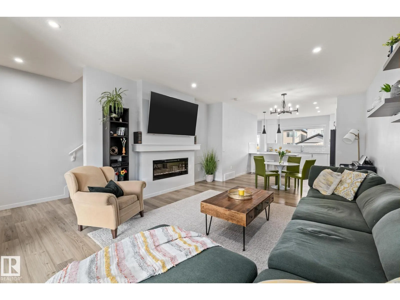 31 Dorais WY