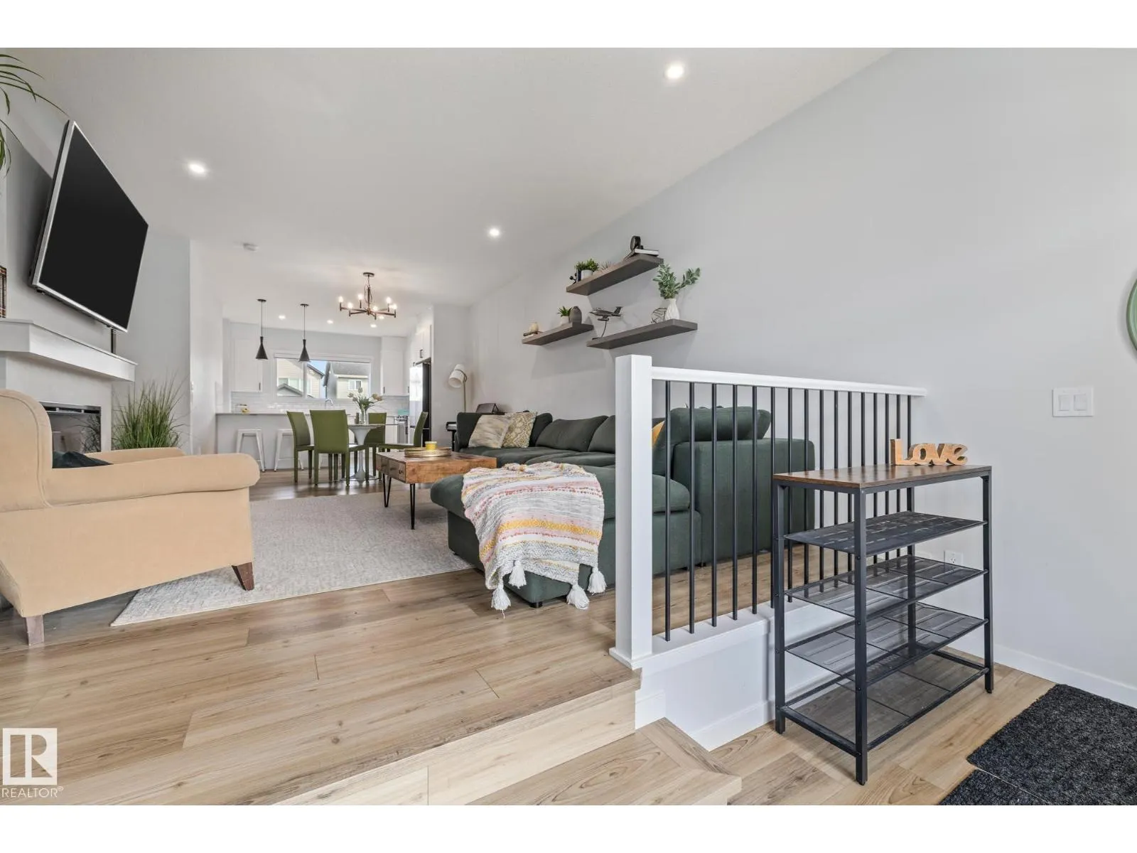31 Dorais WY