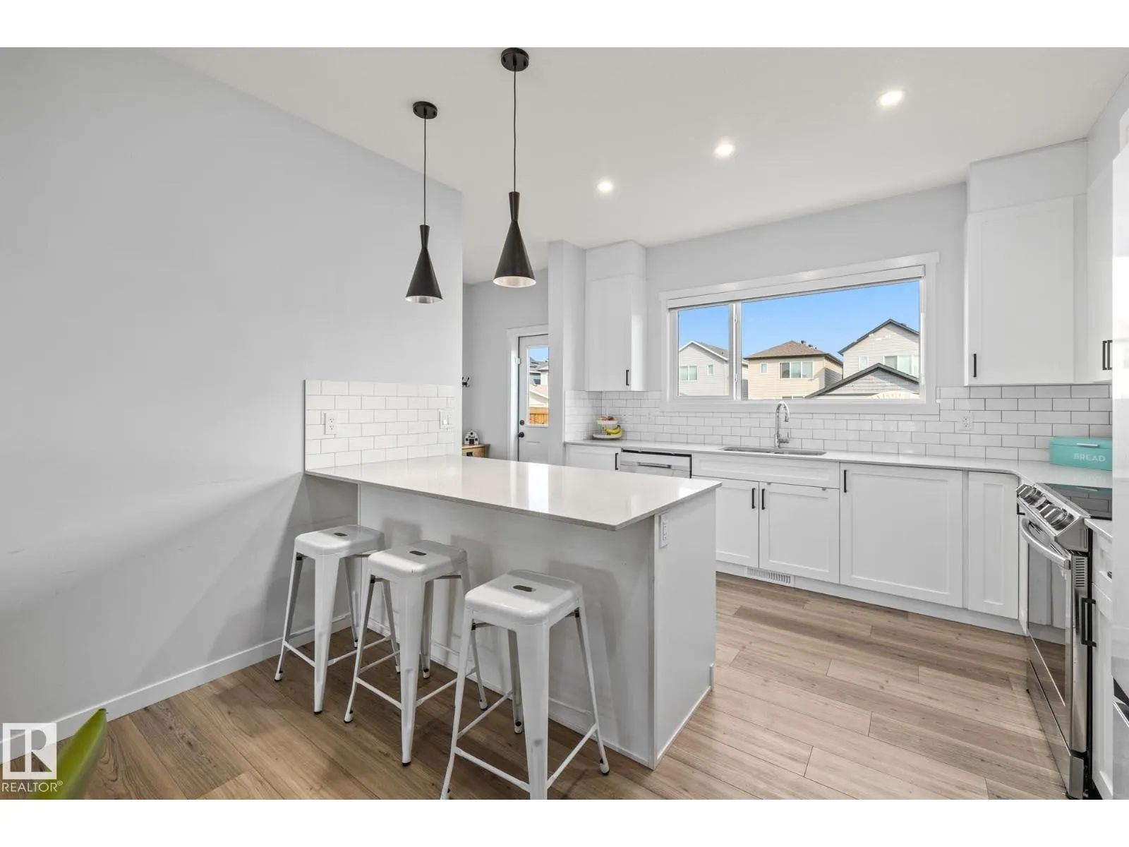 31 Dorais WY