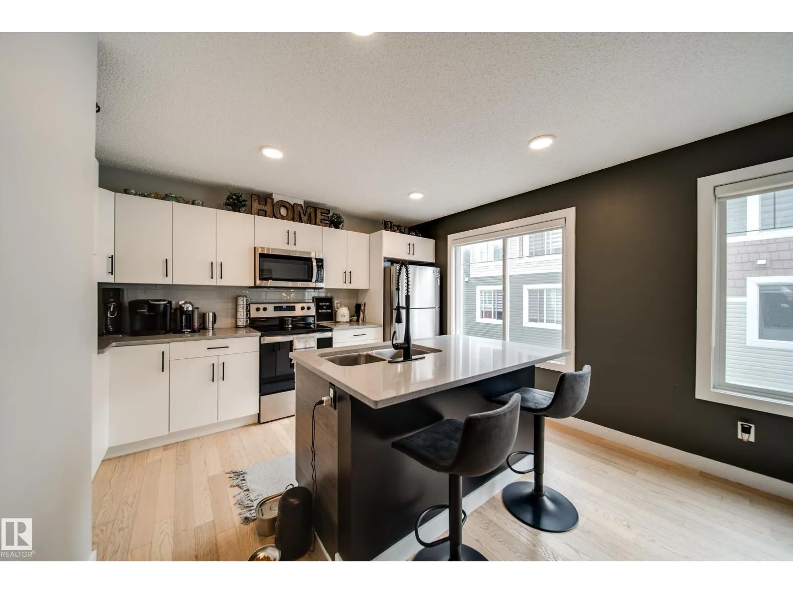 #42 2922 MAPLE WY NW