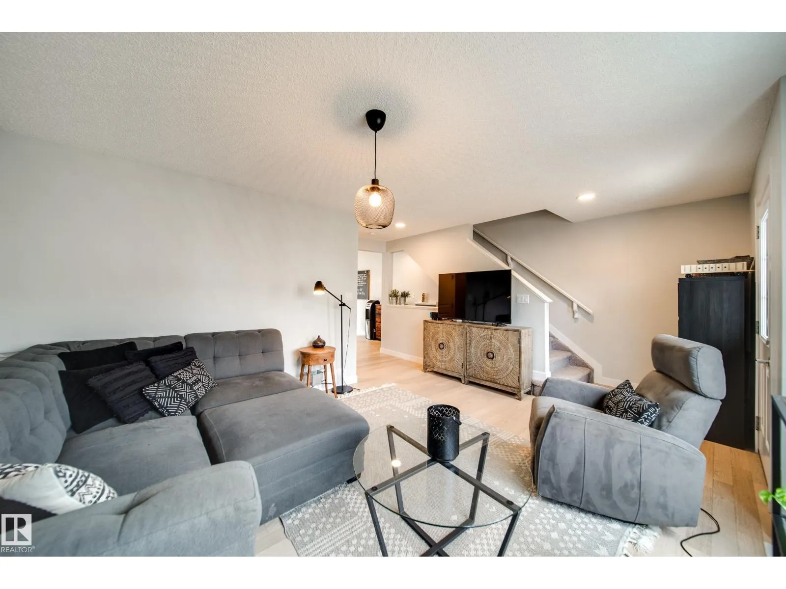 #42 2922 MAPLE WY NW